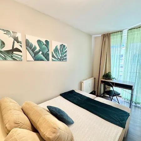 T27 Free Parking בודפשט