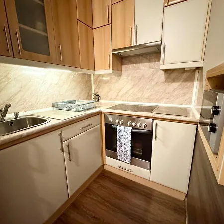 T27 Free Parking בודפשט