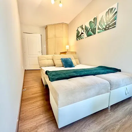 T27 Free Parking בודפשט