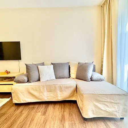 T27 With Free Parking Appartamento Budapest